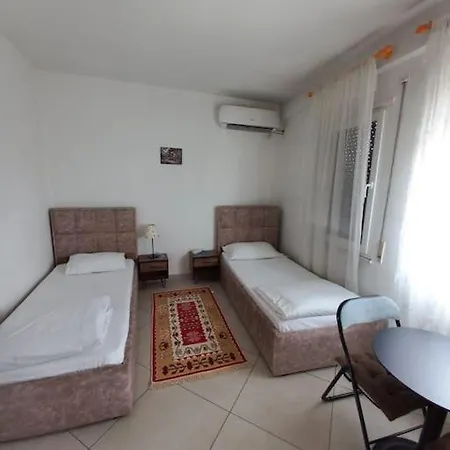 Isabel's Penthouse Overlooking The Apartament Tirana