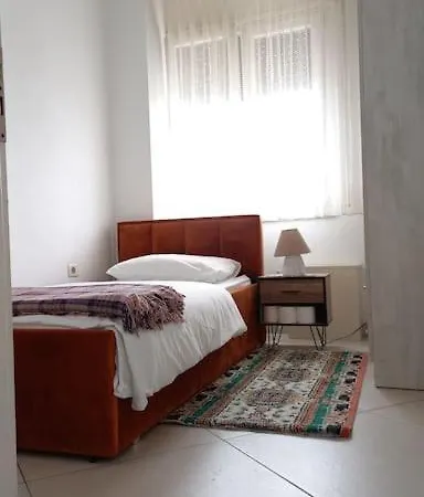 Isabel's Penthouse Overlooking The Tirana